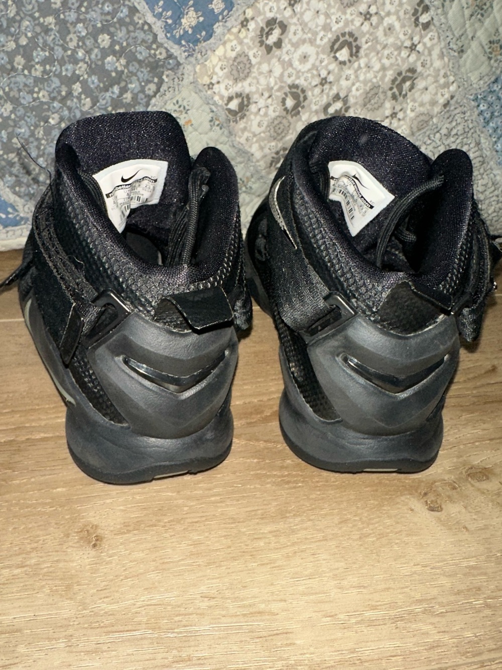 Nike Kids LeBron James Black High-Top Hook-and-Loop Sneakers - Picture 3 of 7